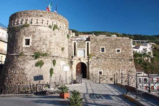 Castello Aragonese Murat